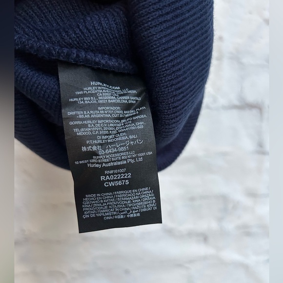 Hurley Men's Winter
Hat - Seaward Patch Cuffed.. color Obsidiana new - Picture 10 of 10